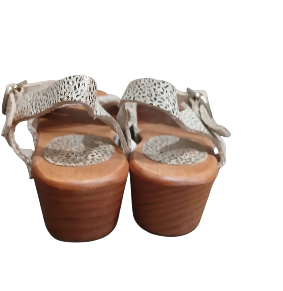 Confetti Brand Handmade Wooden Leather Girl Shoes Size 11 US Grey Brown